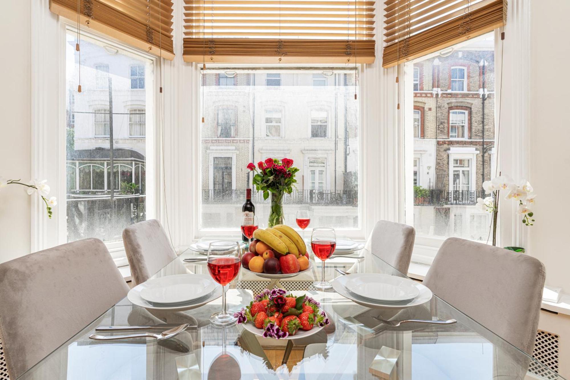 Stay At Kensington And Knightsbridge ลอนดอน ภายนอก รูปภาพ