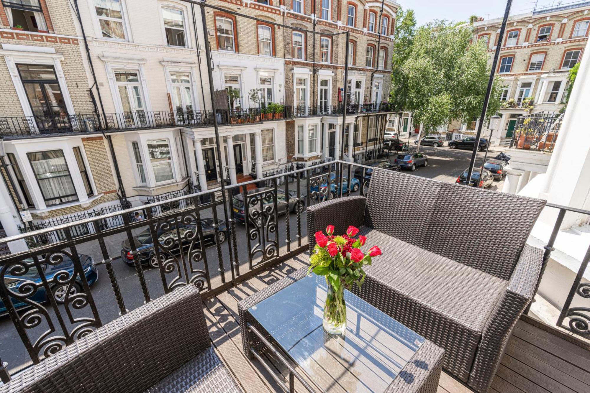 Stay At Kensington And Knightsbridge ลอนดอน ภายนอก รูปภาพ